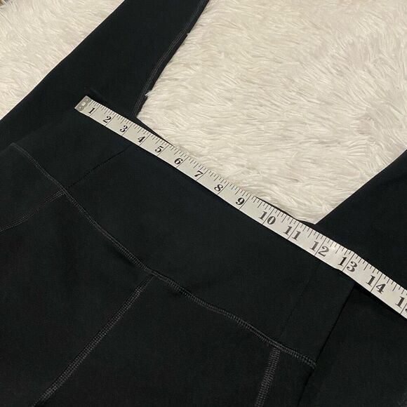 Girlfriend Collective Compressive High-Rise Legging in Black Medium - Picture 5 of 9